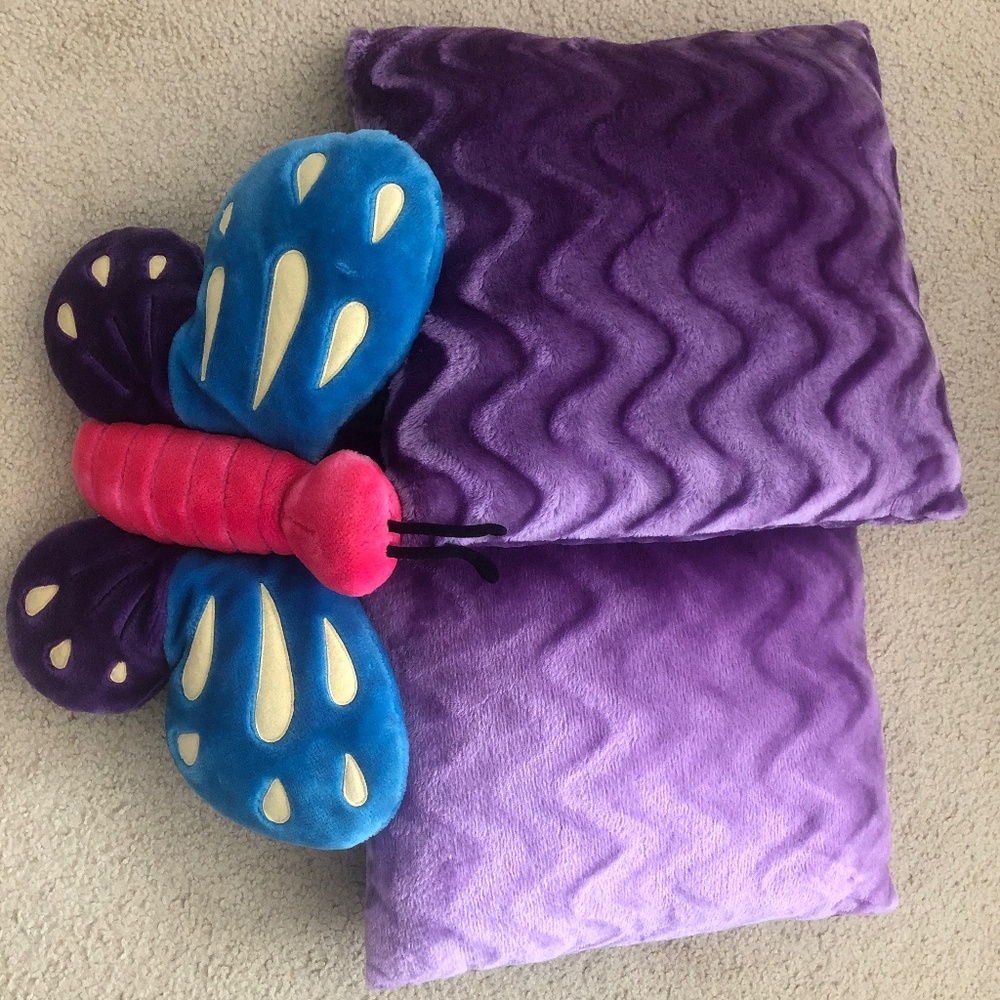 Decorative  pillows